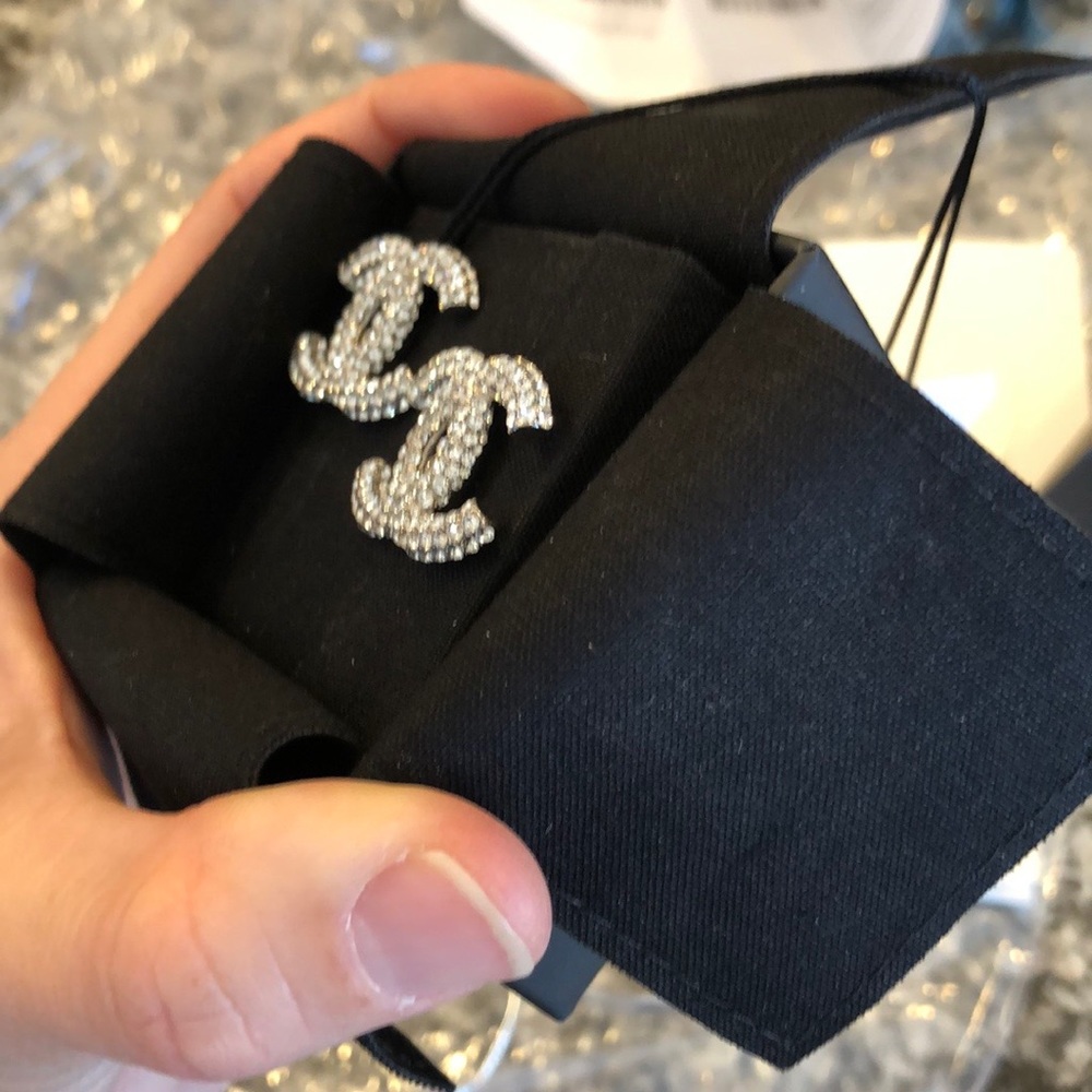 ❌SOLD❌Chanel XL 21C Crystal Earrings NEW wreceipt! - Picture 9 of 13